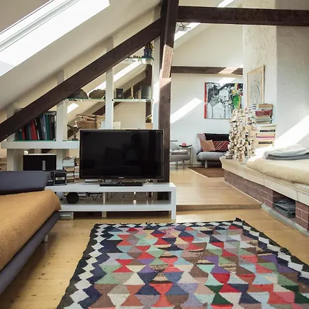 Apartman Romantisches Dach-loft Im Zentrum Mit Terasse I 100qm I Self Checkin Graz